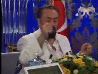 serdar akinan çok yanlış düşünüyor. Bu ülkeyi kimseye böldürtmeyiz