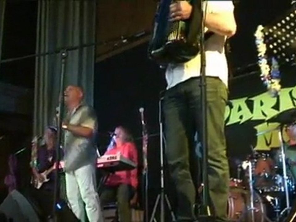 CHAMPS-ELYSEES_20110430