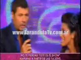 Marcelo Tinelli dandole besos a las hermanas escuderos, bailarinas y jurado. Bailando 2011