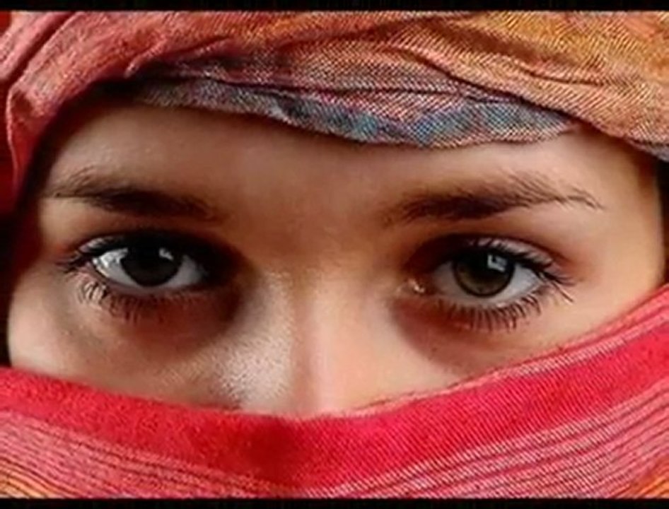 BİR AY DOĞAR İLK AKŞAMDAN GECEDEN