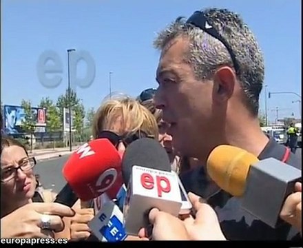 Un tranvía arrolla el coche en el que viajaban