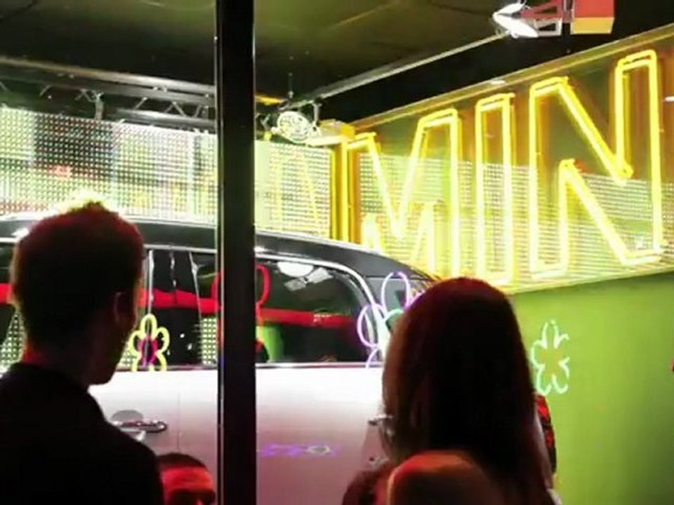 MINI BRAND STORE PARIS feat BIRDY NAM NAM