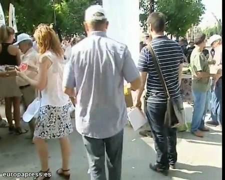 UPA regala fruta para protestar