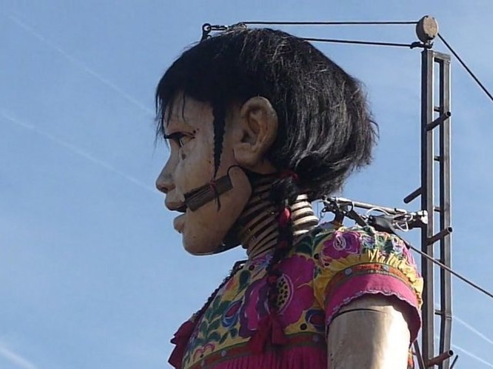 Zoom sur la ptite géante - Royal de luxe - Nantes - Mai 2011