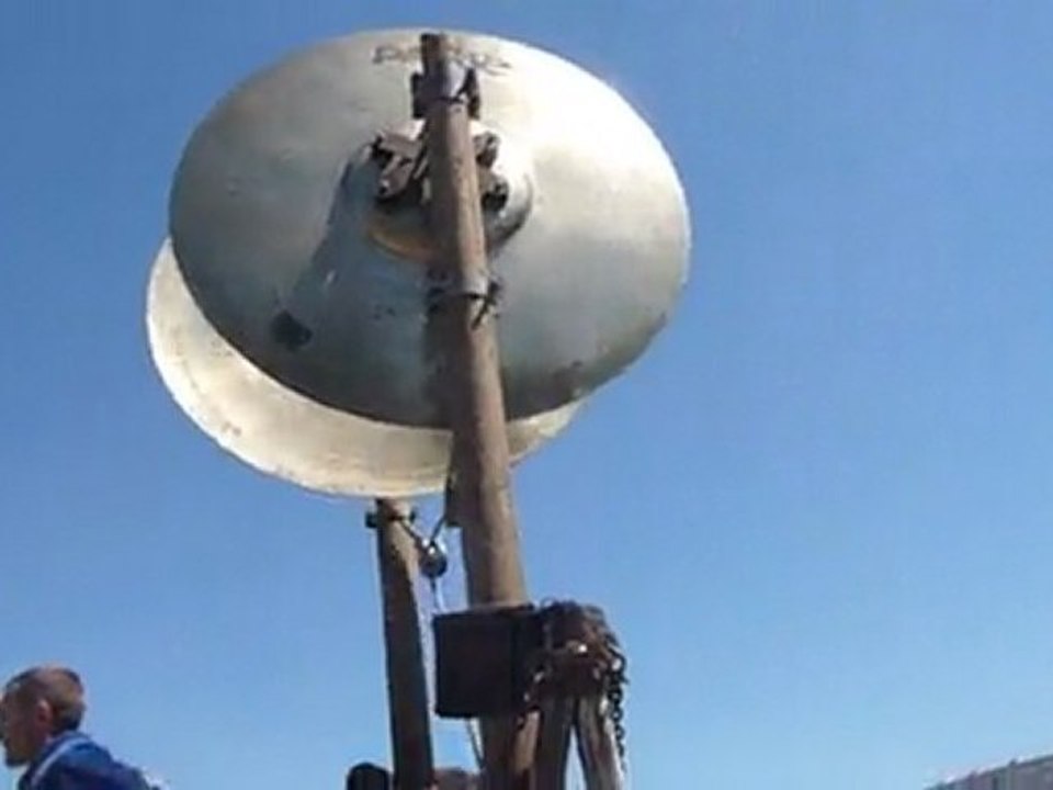 Cymbales géantes - Royal de luxe - Nantes - Mai 2011