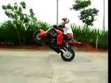 Große Trick Mit dem Motorrad!