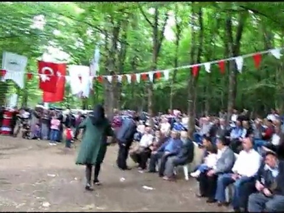Gülcihan KOÇ ( Sivas Ellerinde Sazım Çalınır  )