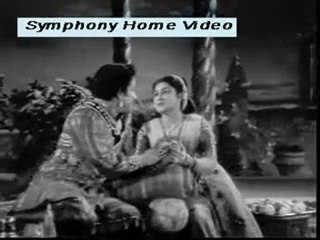 Mugathil Mugam paarkalaam