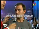 FarandulaTv.com.ar Tony Kamo hipnotiza a Lucho en Bailando 2011, ritmo chachacha
