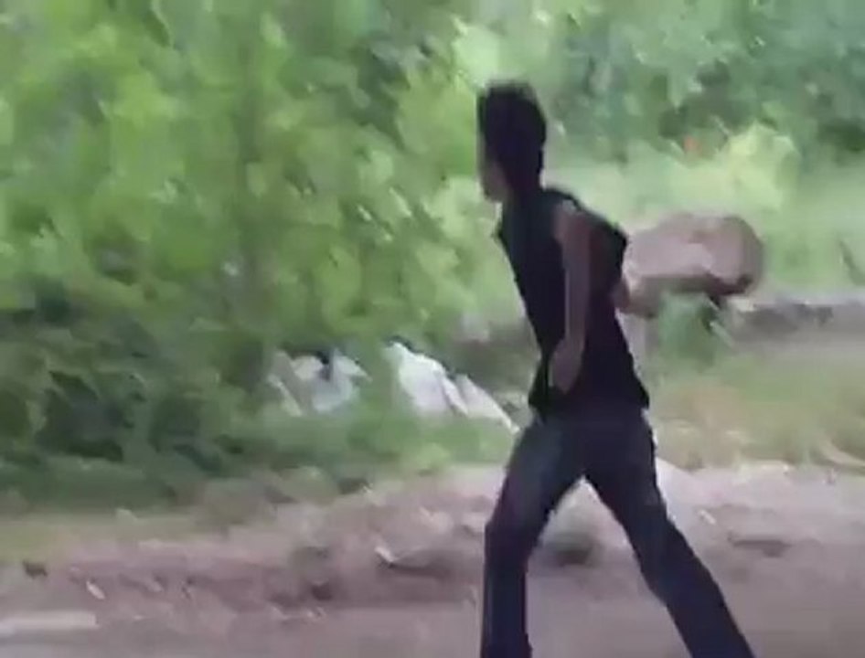 NF   Choc of Titan ( ou idiots )