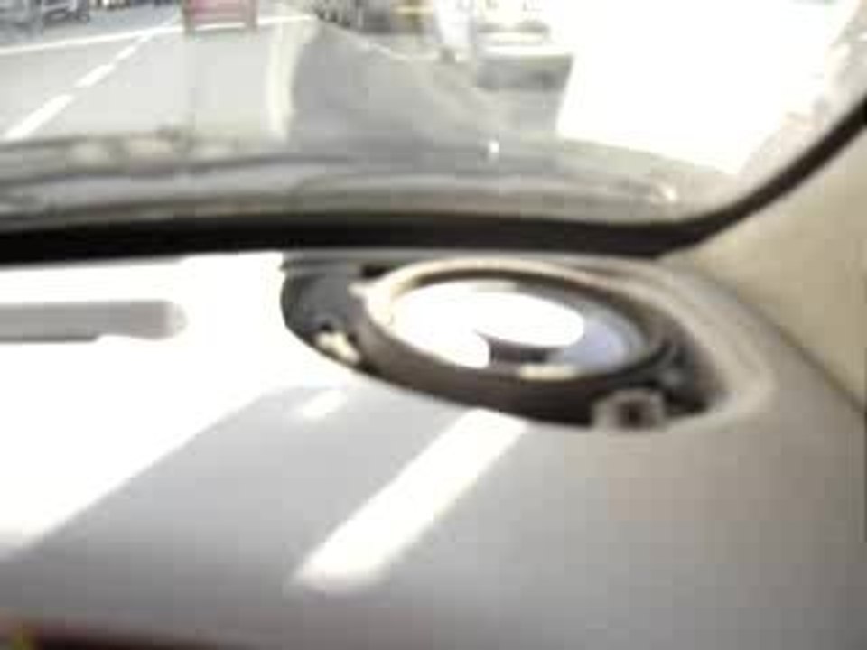 une chanson et un haut parleur