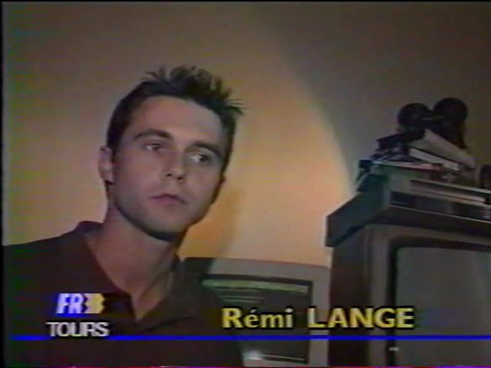 REMI LANGE SUR FR3 TOURS (EN 1992) POUR SON SCENARIO "NEZ-DE-PIED"