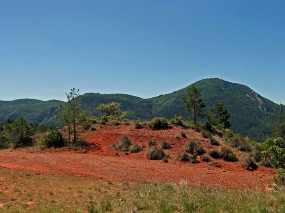 LE SENTIER DES TERRES ROUGES