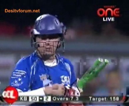 Mumbai Heroes v Karnatka Bulldozers - Karnatka Bulldozers Inning Ov08