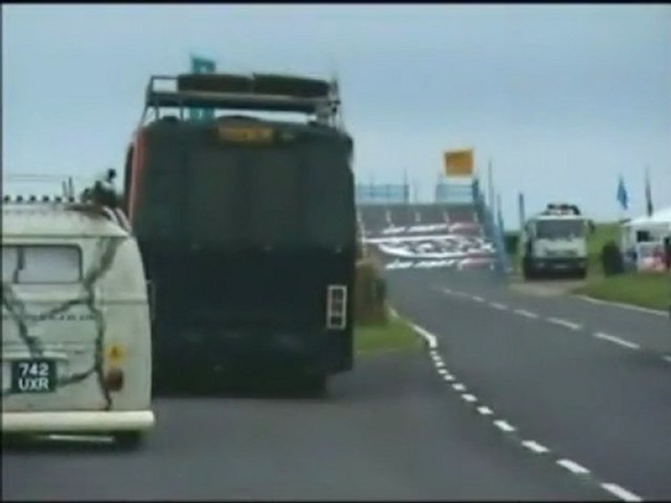 Blue Peter Downhill Skateboarding / Longboarding