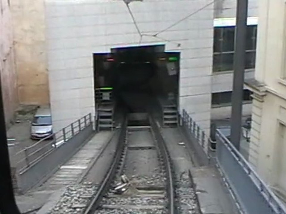 Dans le funiculaire de Fourvière