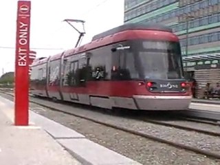 Navette Tramway Rhonexpress à la station Vaux en Velin - La soie