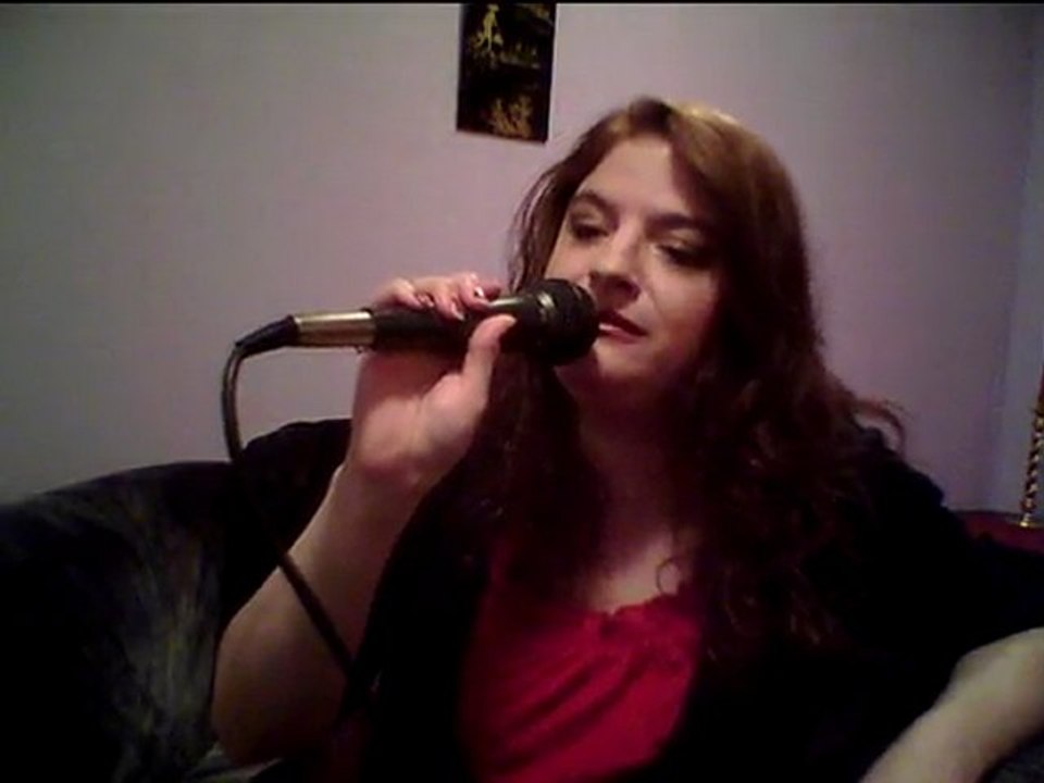 Singing a COVER of I Run to you by Lady Antebellum