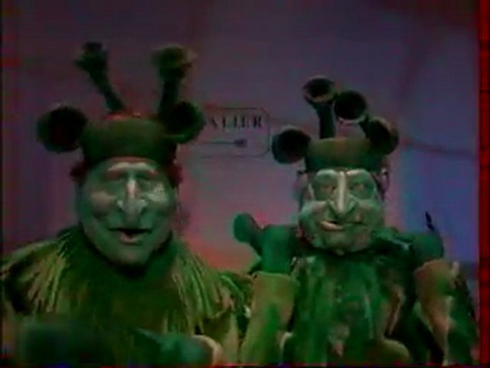 Extrait De l'emission LES GUIGNOLS DE L'INFO Octobre 1994 Canal+