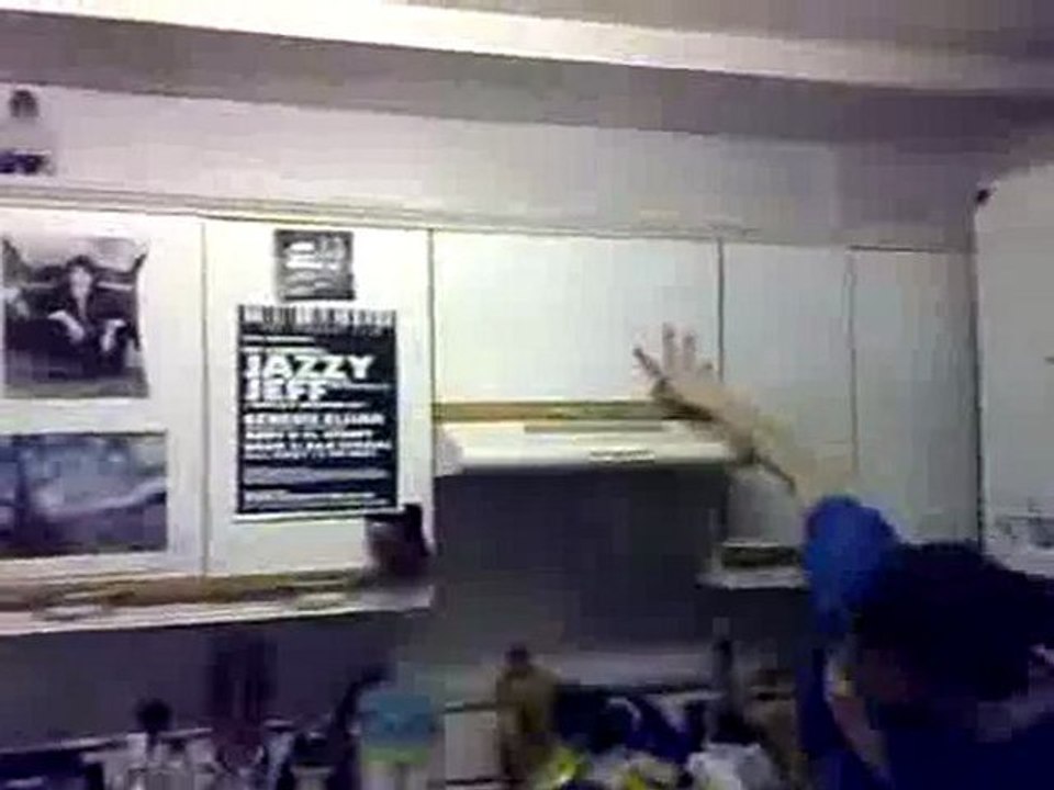 Küchenschrank in die Luft jagen