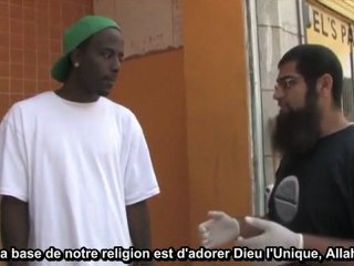 Street Da'wah: Nettoyer les rues et inviter à l'Islam