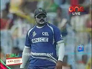 Karnataka Bulldozers vs Chennai Chennai Rhinos Inning over03