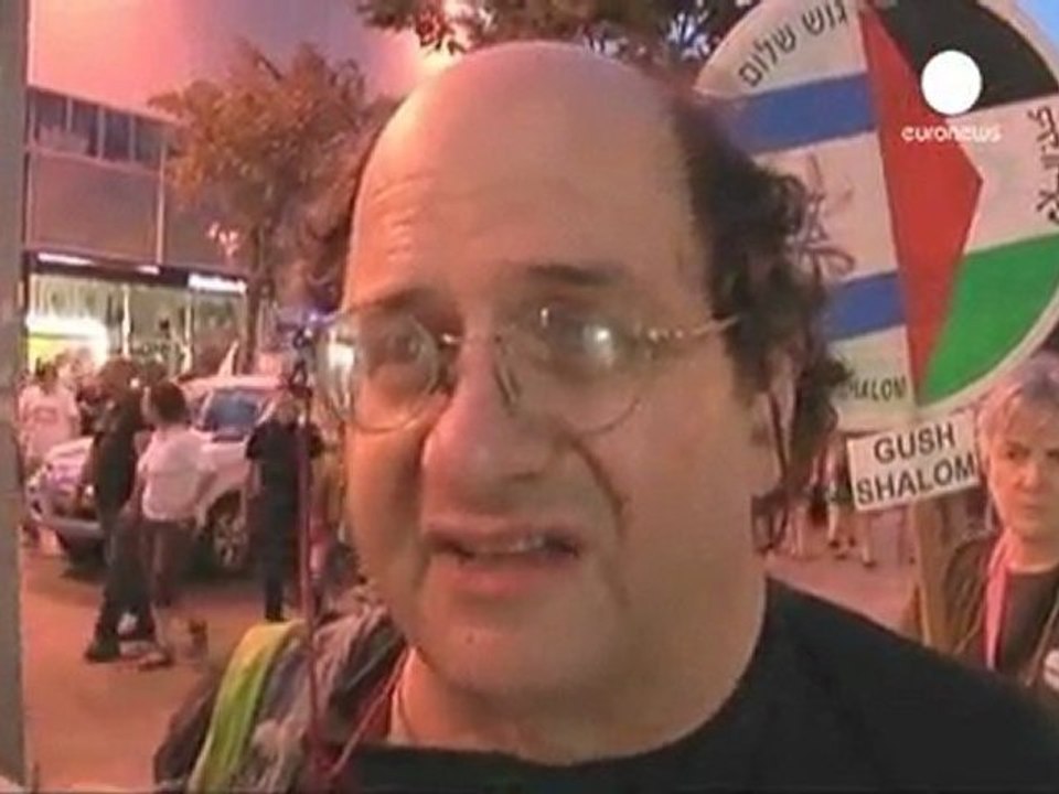 10 000 personnes manifestent à Tel-Aviv pour la...