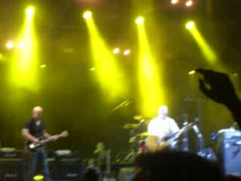 Pixies live