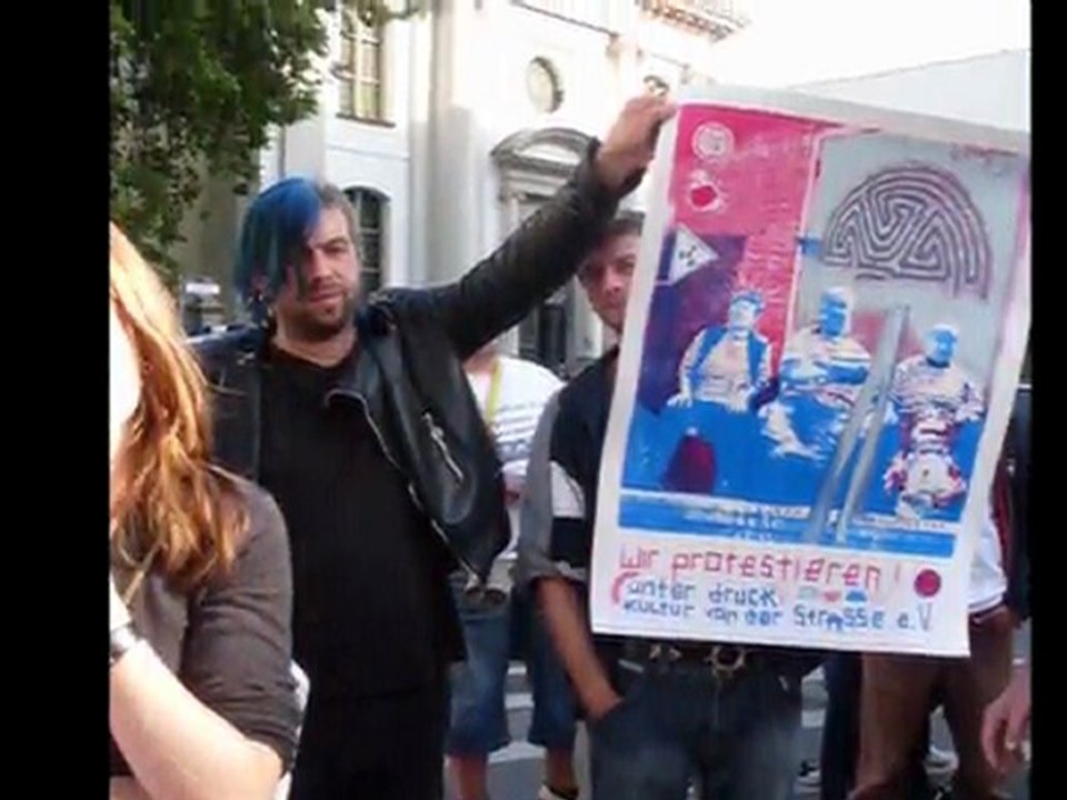 Raadan_digitale werke berlin_  unterdruck e.V._und_freunde._demo _gegen sozialabbau in berlin 2010-2011ohneabspann_ohnecopyright_undproduktionsdatum