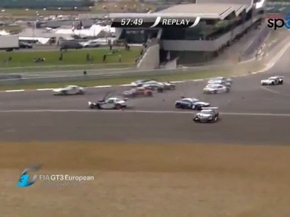 FIA GT3 Silverstone 2011 Pile up