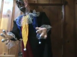 Fearscapestudios.com FRC201 ROTATING CLOWN Animated Halloween Prop