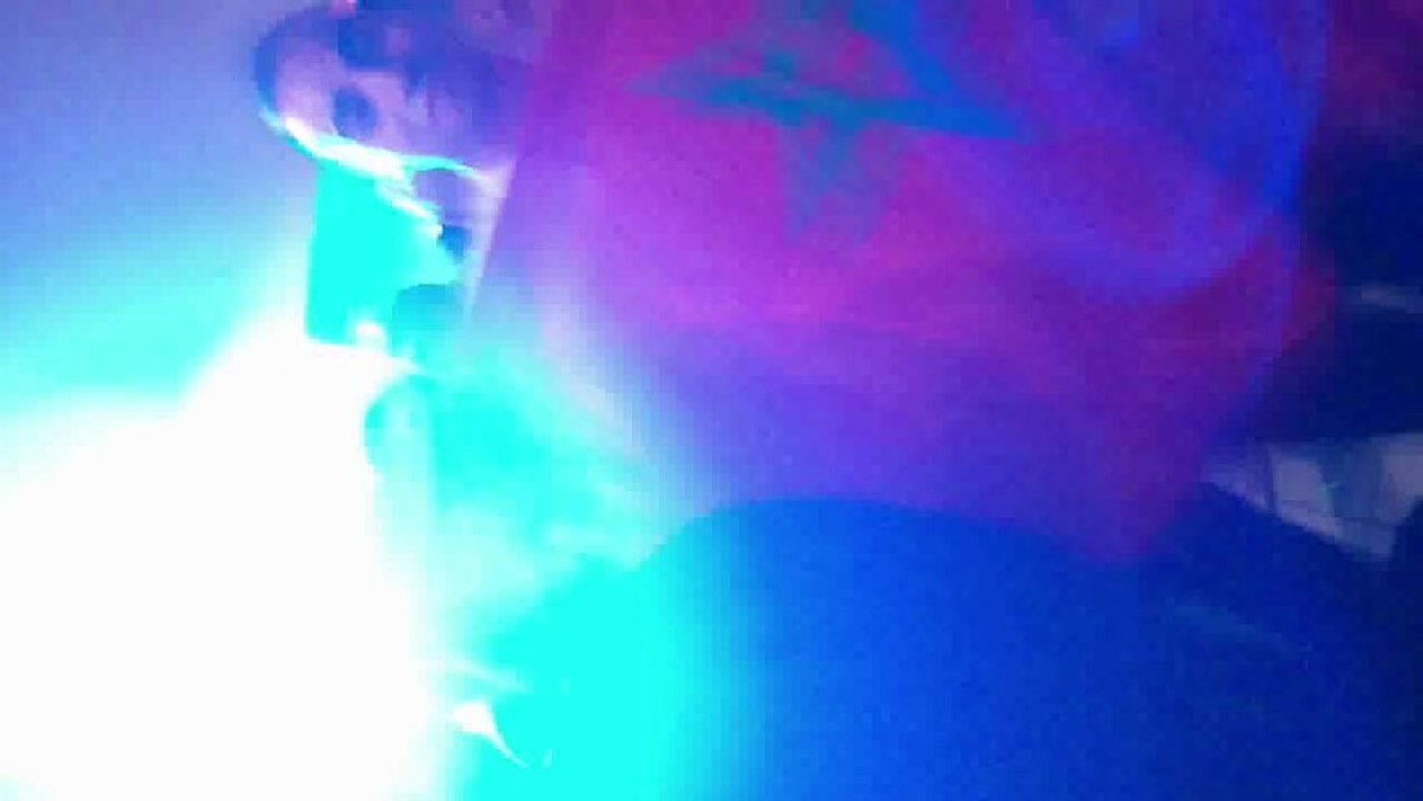 je fête la victoire après cest 4-0 lol contre l algerie