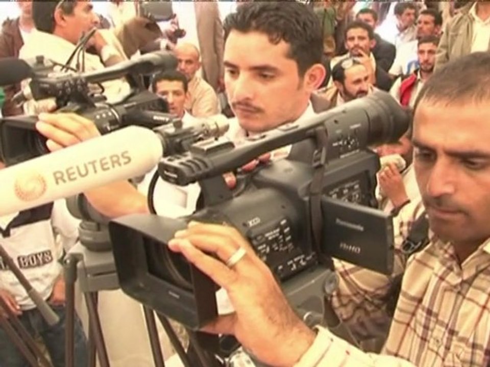 Yémen: la jeunesse contestataire célébre la "chute du régime"