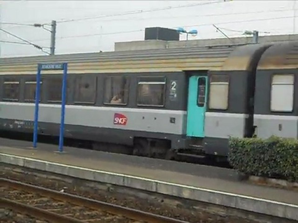 une 67400 en voyage avec 10 voitures intercités