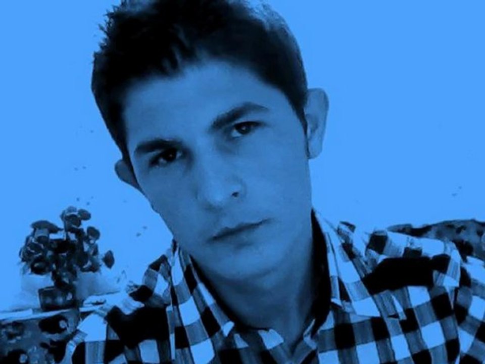 DisS KesHs raprefemehmet) ağlıyor gözlerim