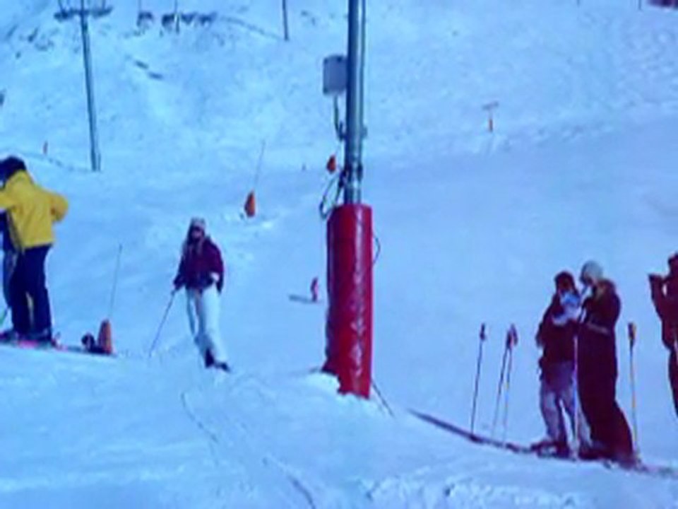 descente en ski extraordinaire, surprenante