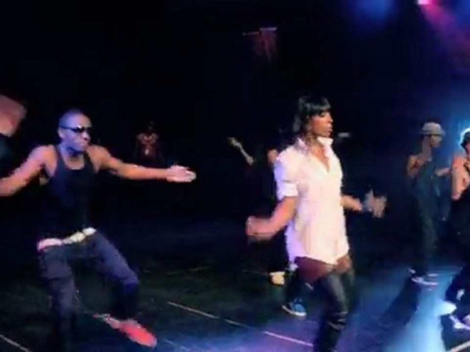 Alex Gaudino feat. Kelly Rowland - What A Feeling