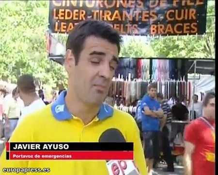 Coche atropella a 12 personas en Rastro