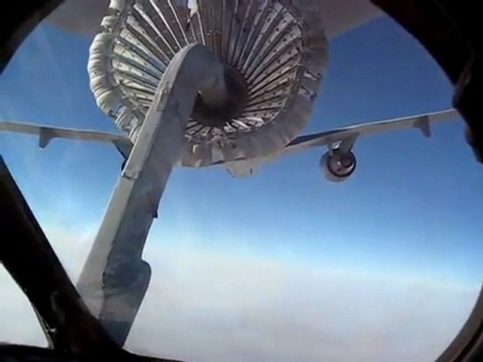 Ravitaillement d'un avion en vol