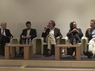 Débat 2/2 - De la création à la compétition  : comment développer nos entreprises - Les questions du public