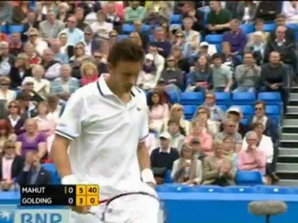 Queens - Mahut locker weiter