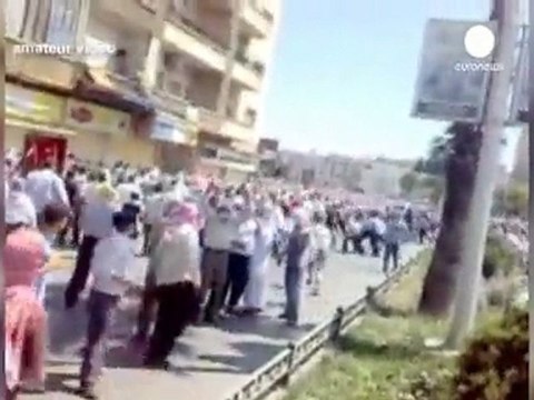 Syrian security forces attacked near Turkish border