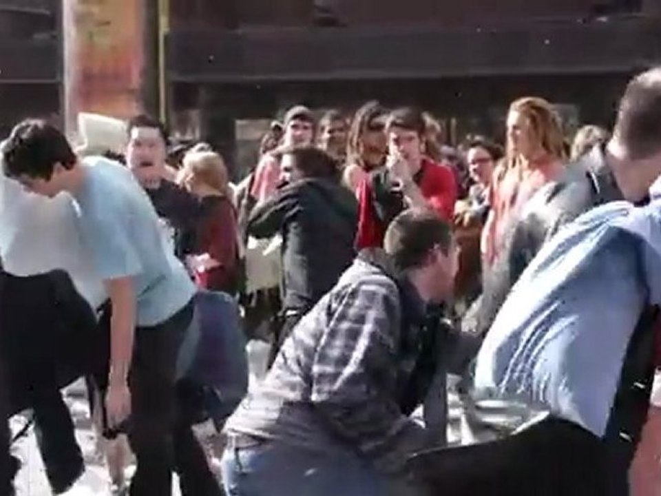 Montreal einen Moment in Motion Flashmob Kissenschlacht (Slow Motion)