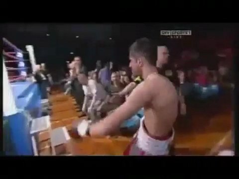 Tja erst einem auf Big Boss machen und später auf die Fresse bekommen ) Fail