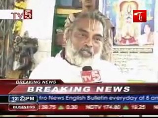 Ramgopal Varma Meets In Anantapur SP - TV5 News @ 11th August 2009