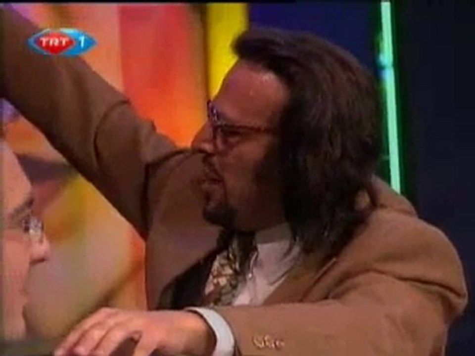 üstün dökmen küçük şeyler 2 www.rehberlikevi.com