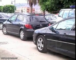 Aznar visita la frontera de Melilla