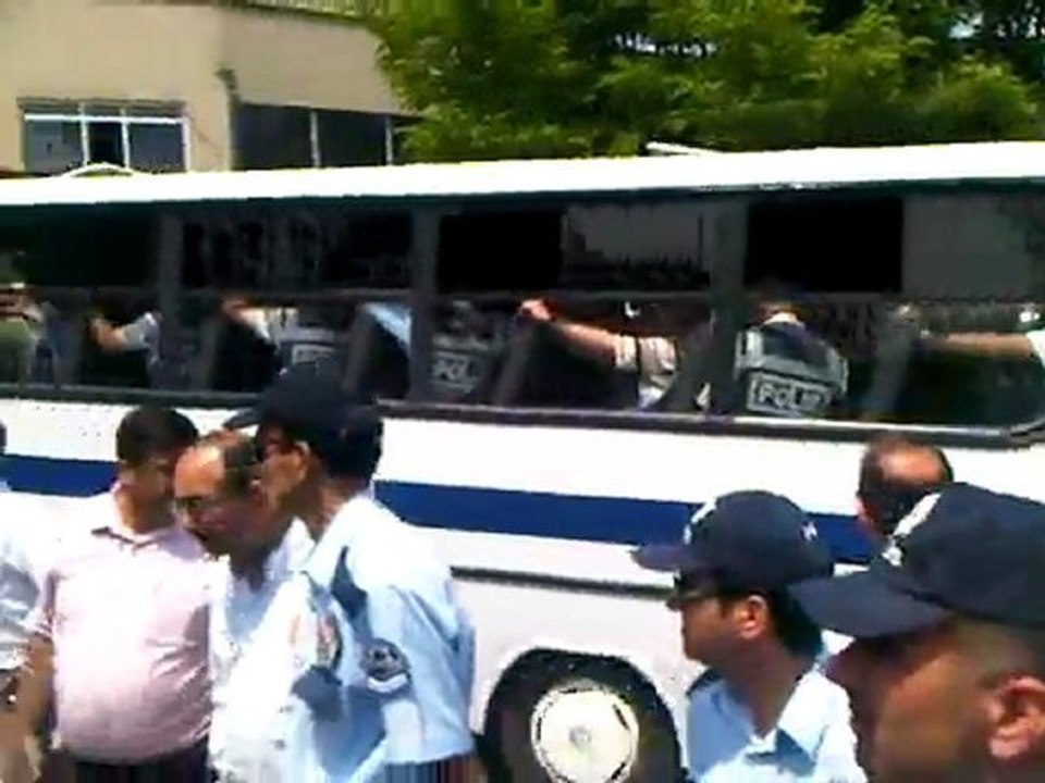 Bursa-adlitip-cikisi-20110606