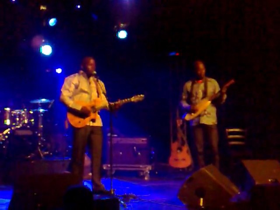 Concert Vieux Farka Toure au Festival Jazz dans le Bocage à Meillard (03)  le 1er juin 2011