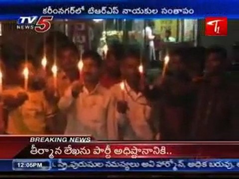 TRS Party Personals Praying For Late Sri Rajasekhar Reddy's Soul, With Candles At Peddapalli